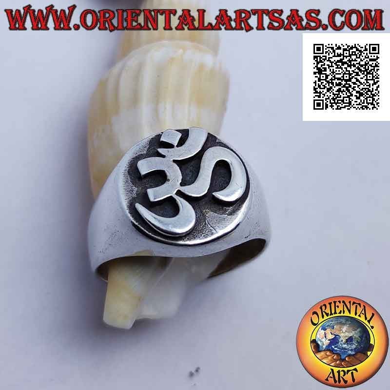 Smooth silver ring with Sanskrit syllable "ॐ" Oṃ in the circle welded in high relief