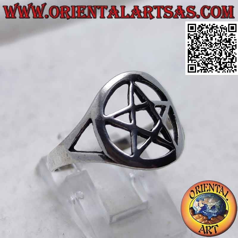 Silberring mit glattem Pentagramm im durchbohrten Kreis, an zwei gehakt