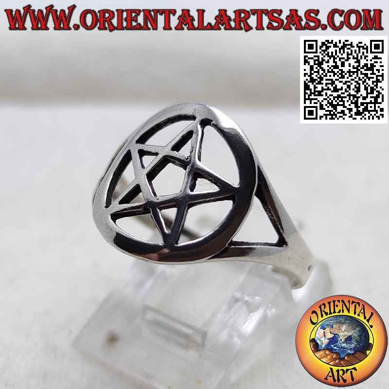Silberring mit glattem Pentagramm im durchbohrten Kreis, an zwei gehakt