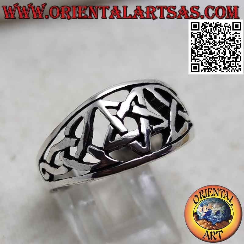 Anello in argento a fascia crescente traforata con pentacolo centrale e triquetra ed infinito sui lati