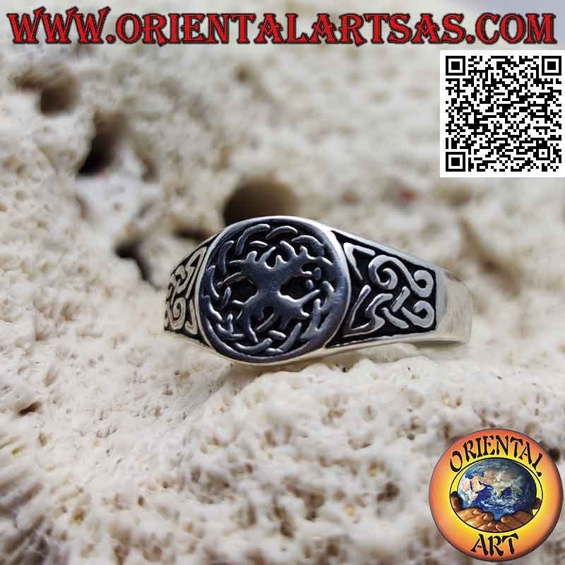 Silberring mit rundem Siegel aus St. Michael und keltischen Knoten