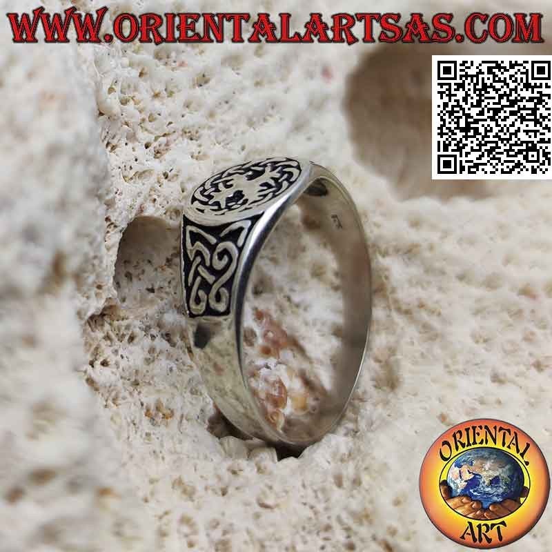 Anello con sigillo tondo di San Michele e nodi celtici in argento 925
