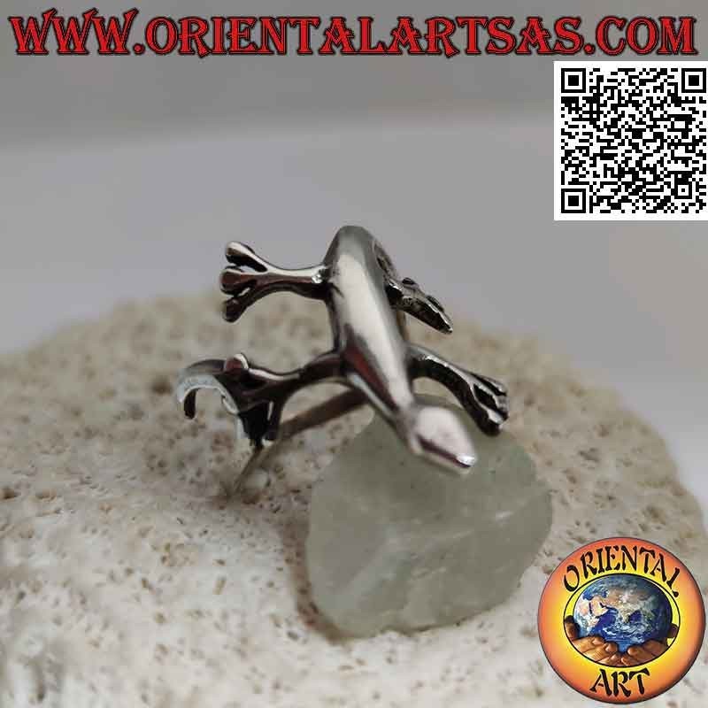 Bague en argent en forme de gecko (Gekkonidae) enveloppant lisse par la gauche (grande)
