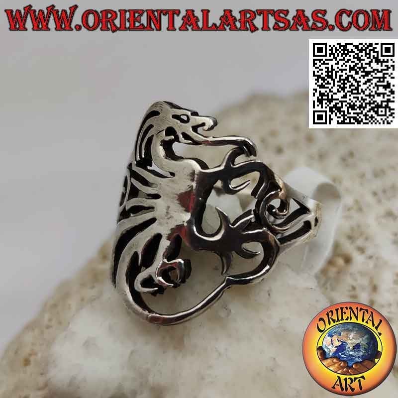 Bague en argent perforé avec griffon stylisé lisse