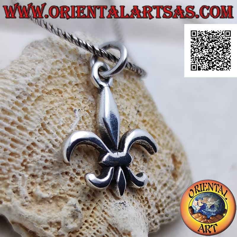 Ciondolo in argento liscio a forma di giglio (figura araldica, simbolo dei Medici)