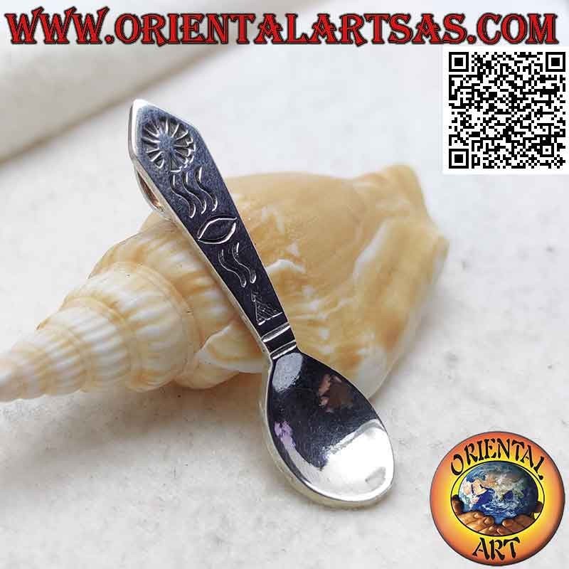 Silver pendant in the shape of a spoon with geometric engravings (oval)