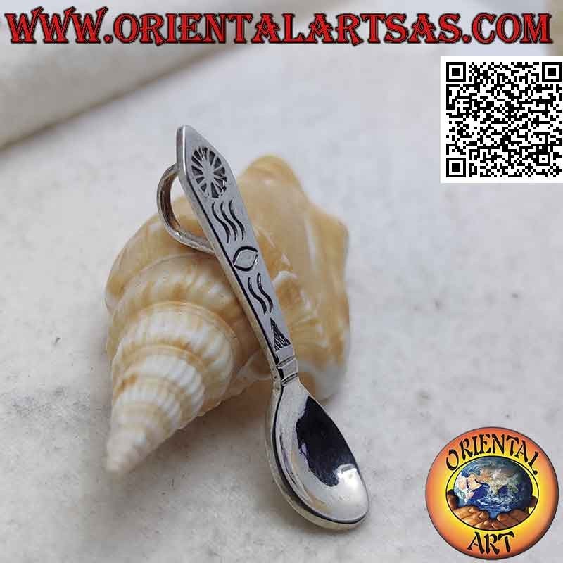 Colgante de plata en forma de cuchara con grabados geométricos (ovalado)