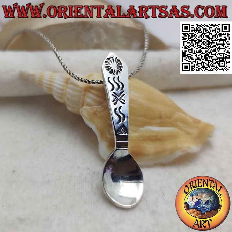Colgante cucharilla de plata con grabados geométricos (X)