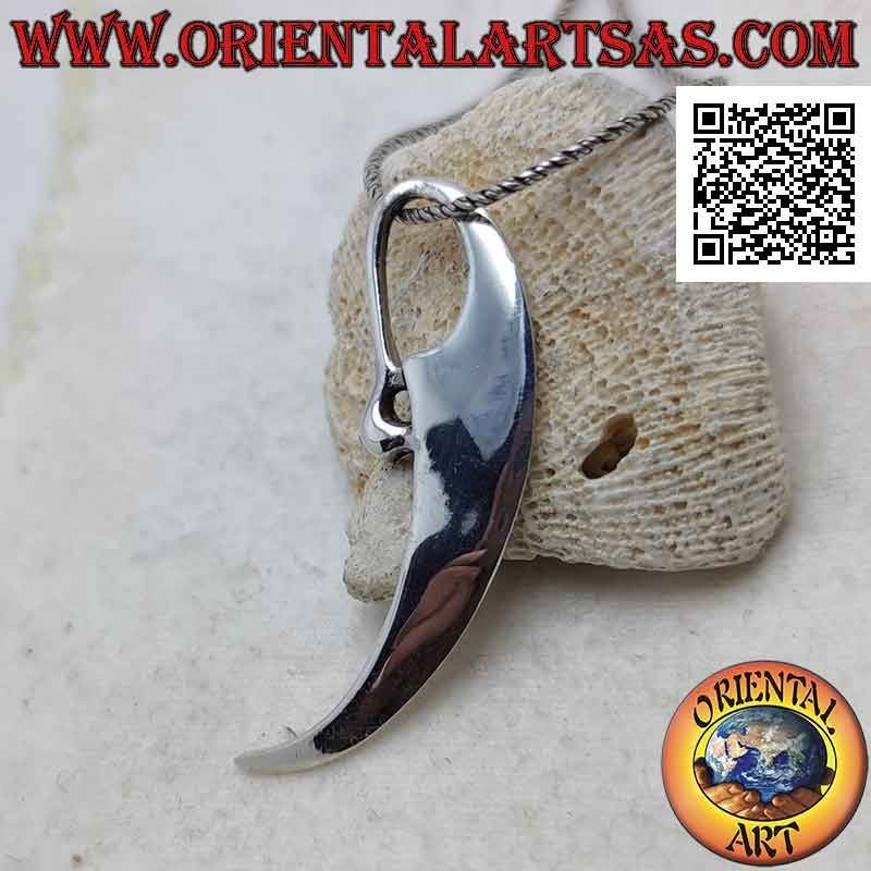 Smooth silver pendant in the shape of a claw