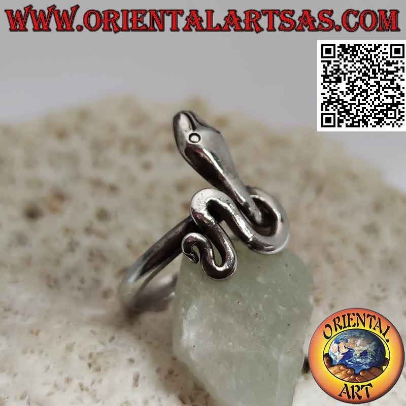 Anillo de plata lisa con forma de serpiente enroscada