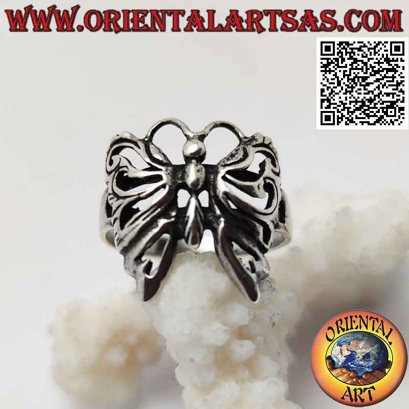 Silberring in Form eines glatten konvexen Schmetterlings mit perforierten Flügeln