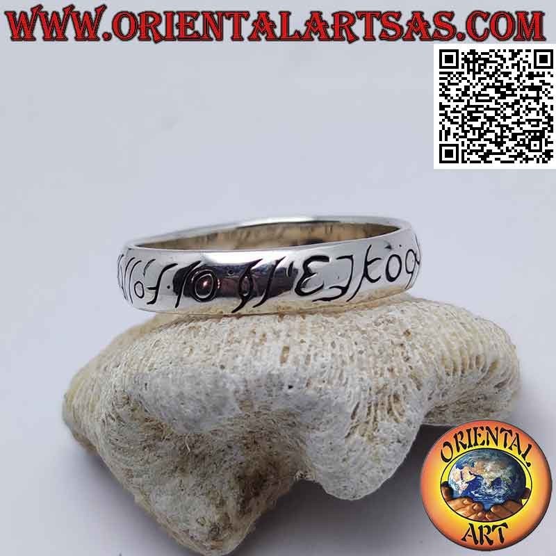Silver ring with smooth rounded band with engraved elven writings
