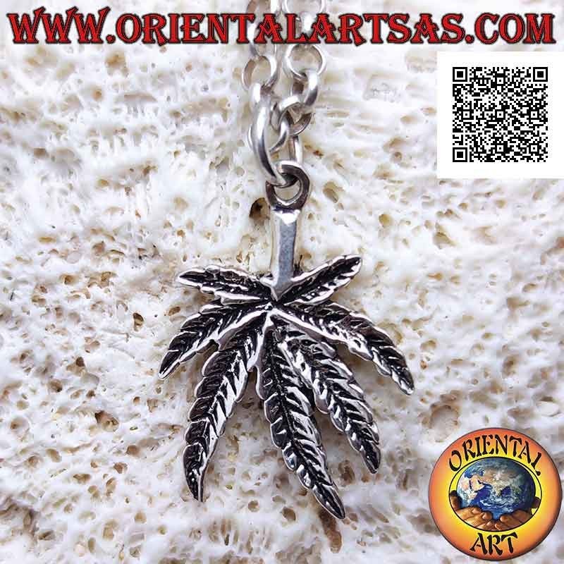 Silberanhänger in Form eines Marihuana-Blattes mit niedrigem Relief (dick)