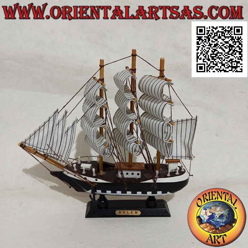 Modell des hölzernen Segelschiffs "Belem"