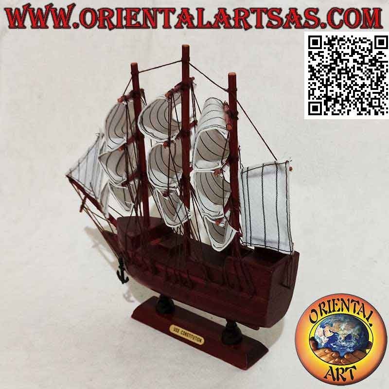 Maqueta del velero de madera "USS Constitution"