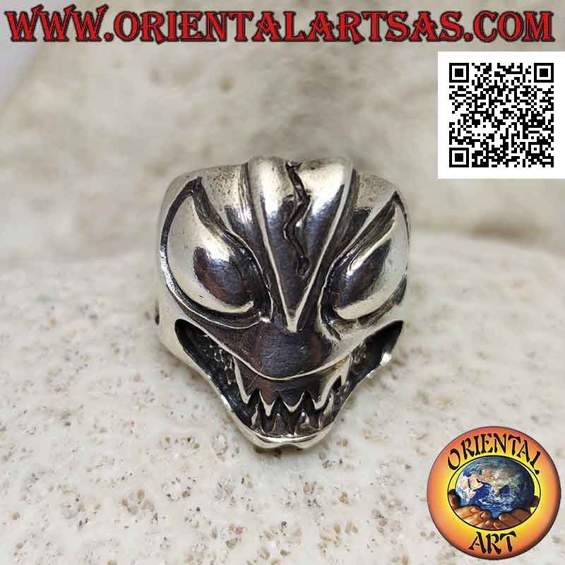 Silver ring, the evil alien skull