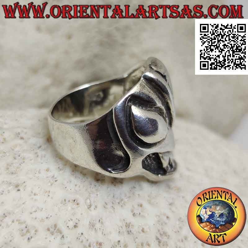 Silver ring, the evil alien skull