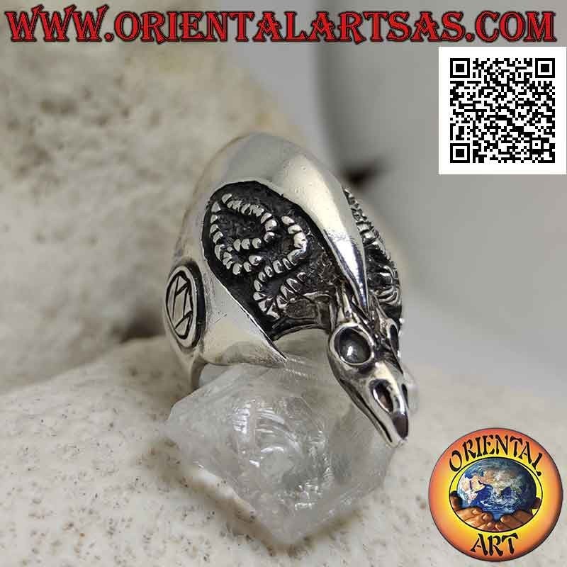 Bague en argent, le crâne du vautour