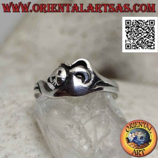 Anello in argento liscio a forma di gatto stirato