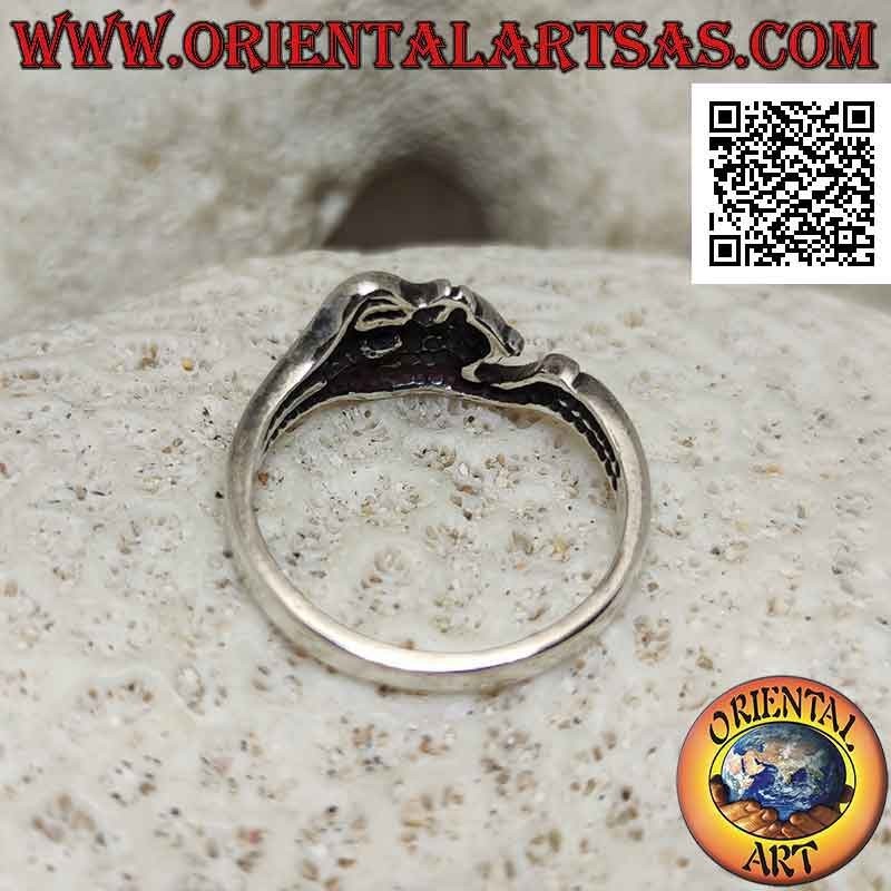 Smooth silver ring in the shape of a stretched cat