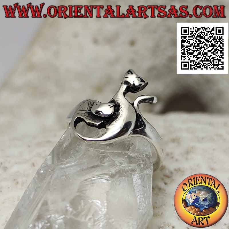 Anello in argento liscio, coppia di gatti in gioco