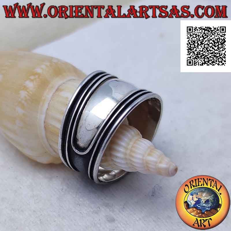 Wide band silver ring with horizontal lines in relief, Bali