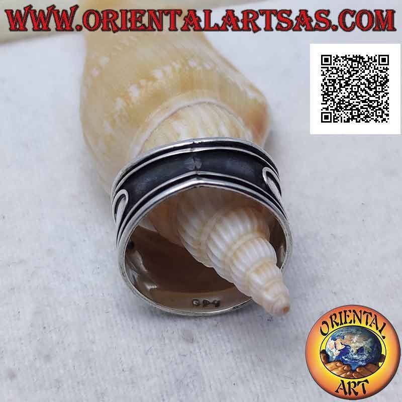 Anello in argento a fascia larga con linee orizzontali in rilievo, Bali