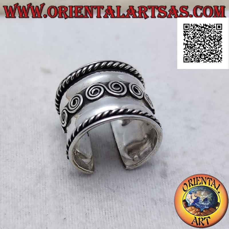 Bague en argent à large bande avec spirales centrales et entrelacs sur les côtés, Bali (taille libre)