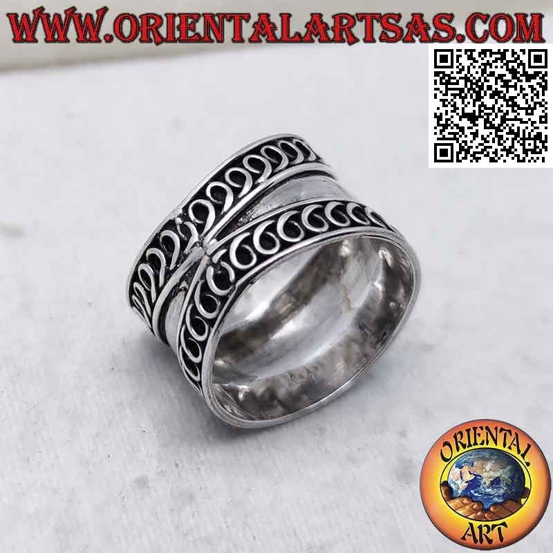 Bague large bande en argent avec fil spiralé à ressort, Bali