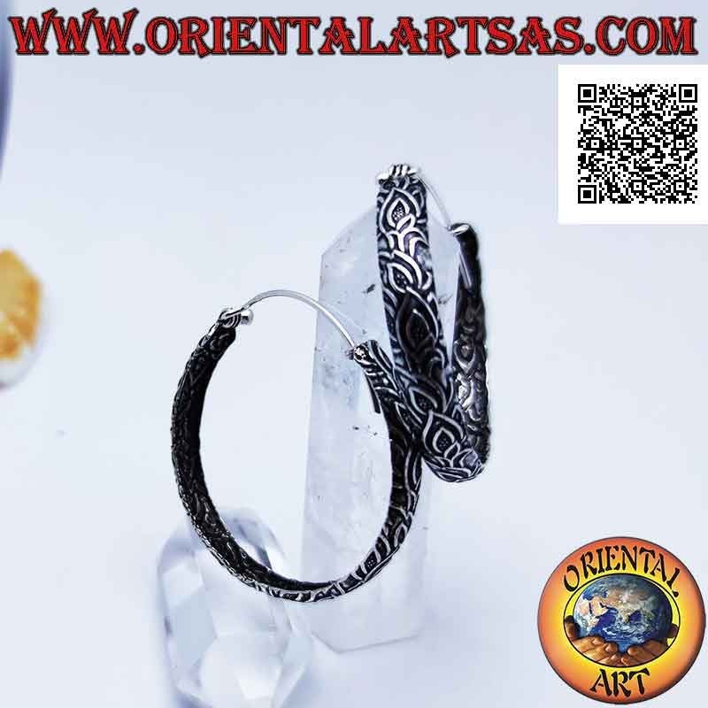 Boucles d'oreilles en argent avec grand cercle convexe à décor floral oxydé 40 mm