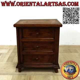 Bedside table with three retractable drawers and low square feet in teak wood