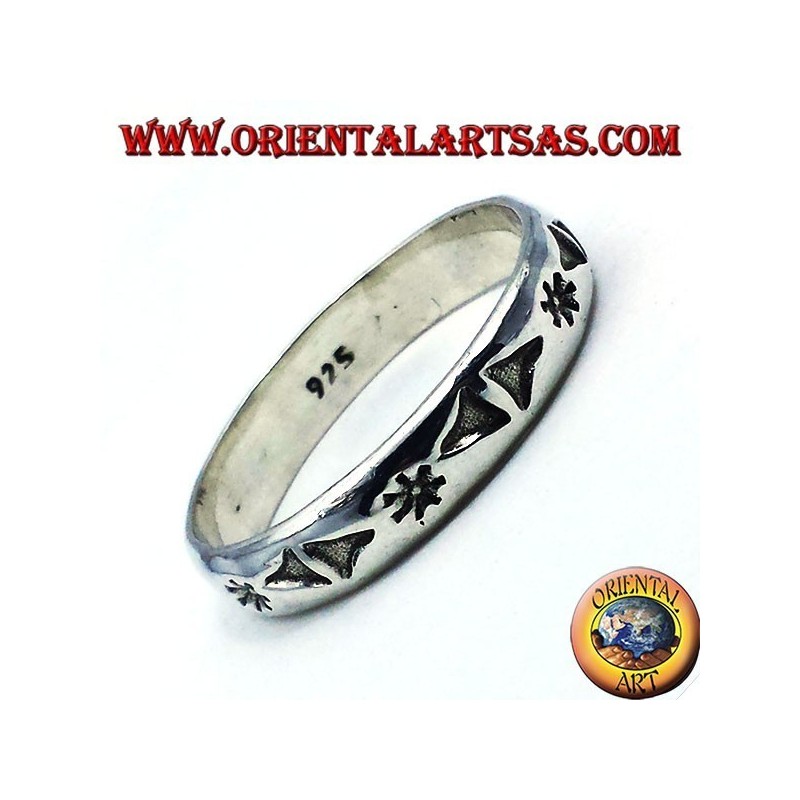 anello in argento, intagliata stella e triangoli