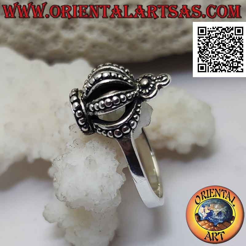 Anillo de plata con media corona real redondeada