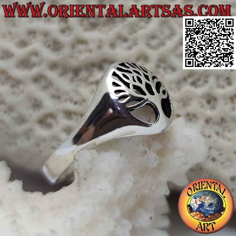 Anillo de plata liso con árbol de la vida simple en el círculo calado