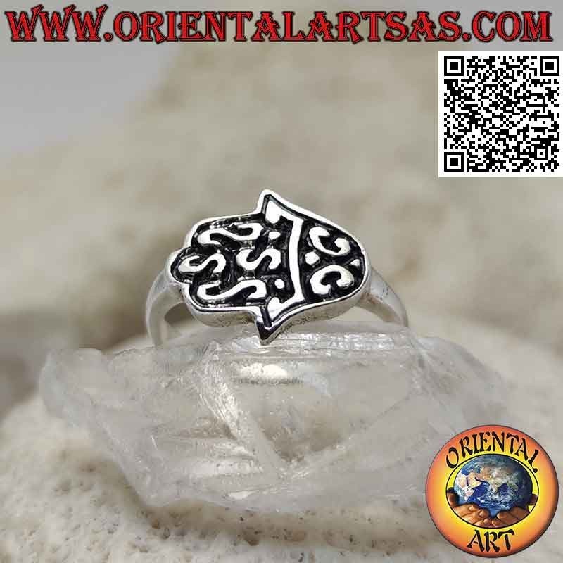 Anello in argento con mano di Fatima orizzontale decorata a bassorilievo