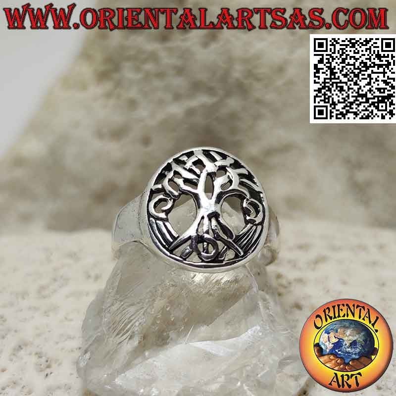 Bague en argent lisse avec arbre de vie Yggdrasil dans l'ovale ajouré