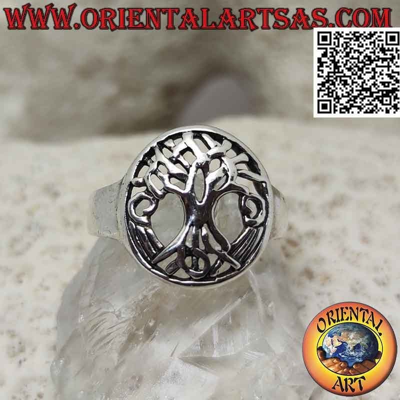 Glatter Silberring mit Yggdrasil-Baum des Lebens im durchbrochenen Oval