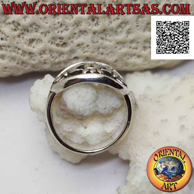 Silberner Claddagh-Ring (keltisches Symbol für Liebe, Loyalität und Freundschaft) im durchbrochenen Oval