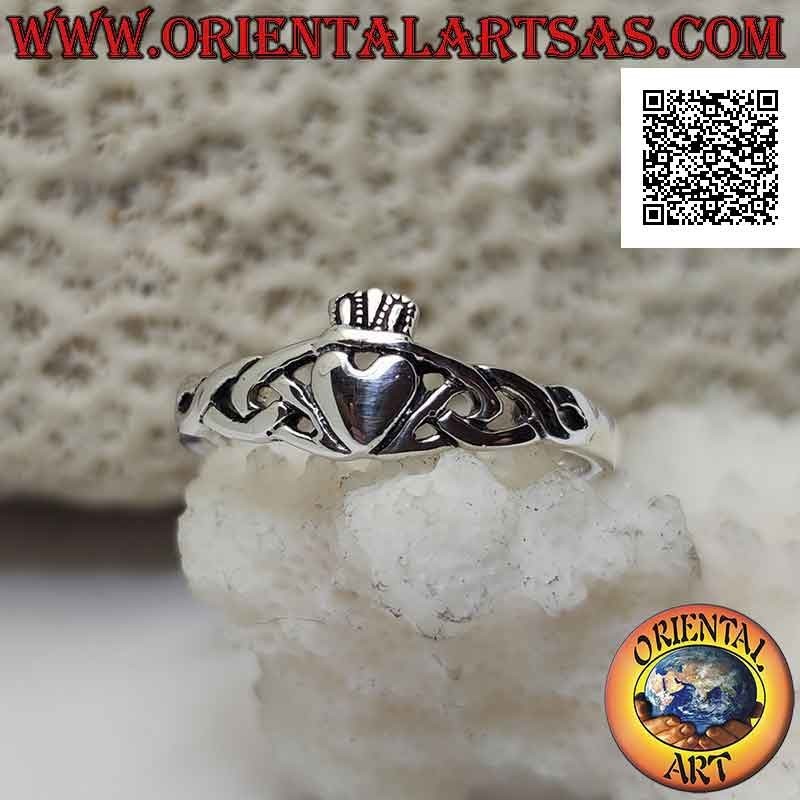 Bague en argent irlandais Claddagh (Love loyauté et amitié) et noeud celtique (petit)