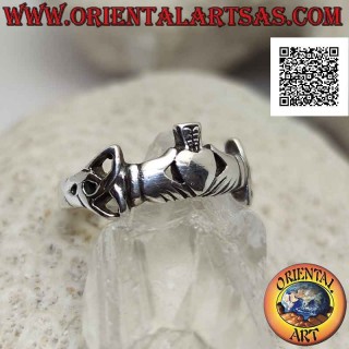 Anillo de plata de Irish Claddagh (Love Loyalty and Friendship) con nudos de tyrone en los lados