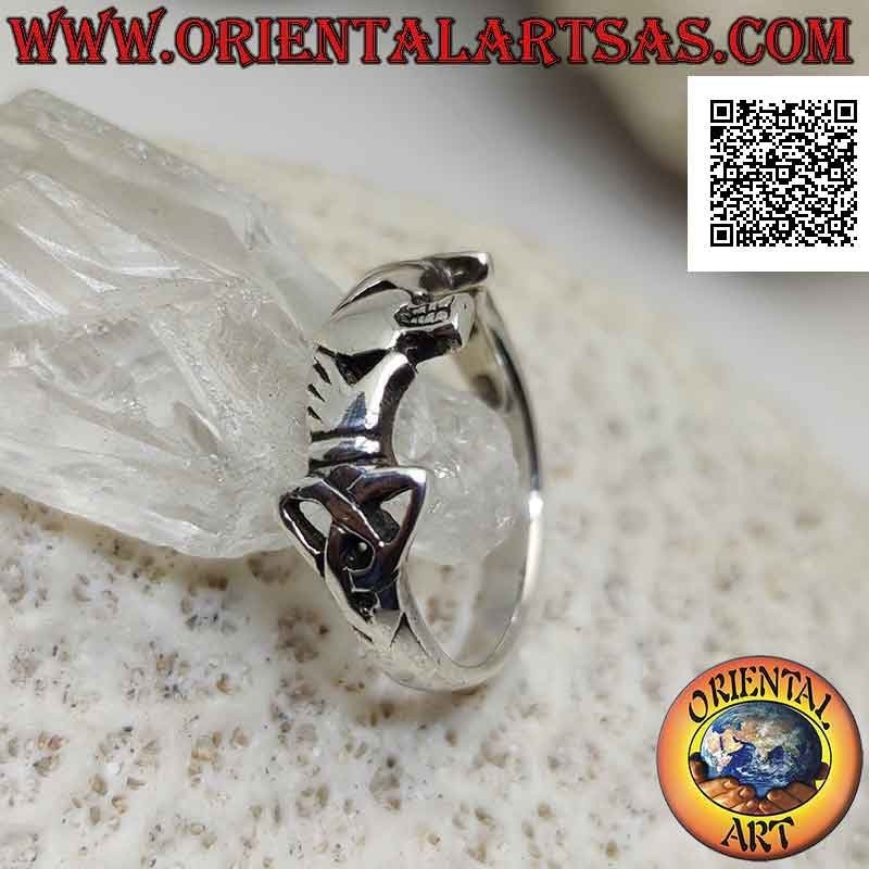 Anello in argento Claddagh irlandese (Amore Lealtà ed Amicizia) con nodi di tyrone sui lati