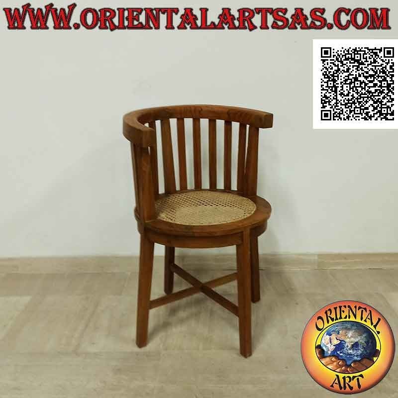 Fauteuil rond avec dossier semi-circulaire en lattes de bois de teck et assise en paille viennoise