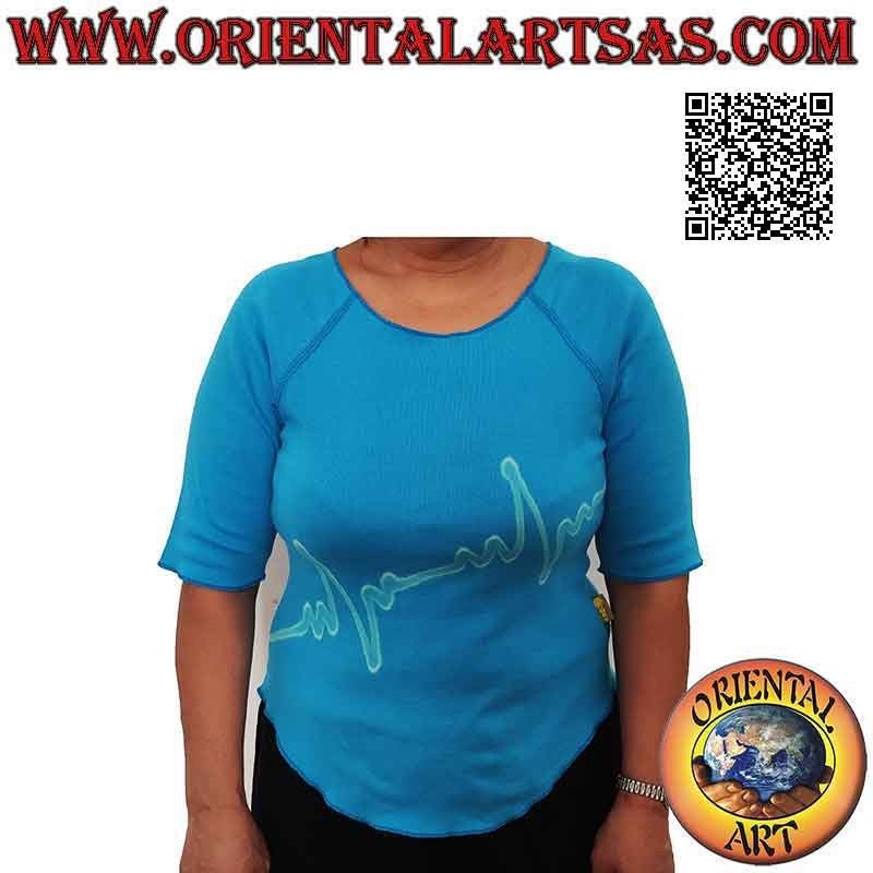 Maglia free size con collo a taglio vivo, maniche corte e fantasia (azzurro)