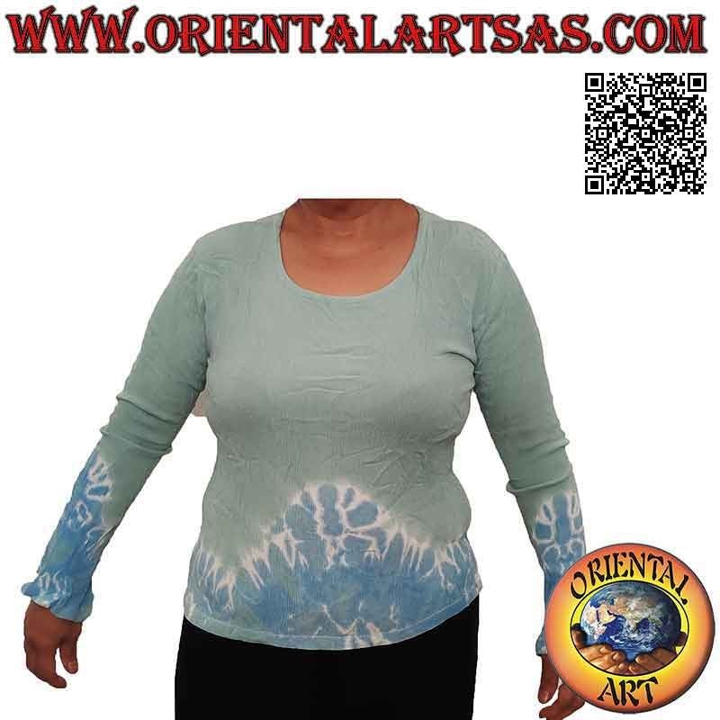 Free size t-shirt in cool rayon with faded ethnic pattern on the bottom (long sleeves)
