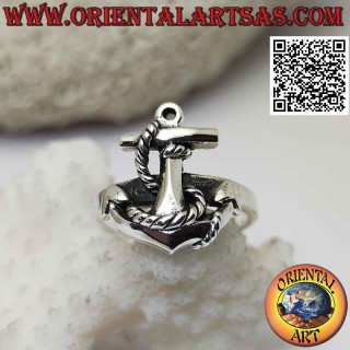 Anillo de plata en forma de ancla y cuerda