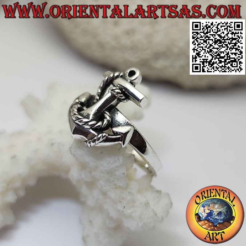 Anello in argento a forma di àncora e corda