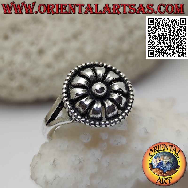 Bague en argent avec fleur ethnique arrondie arrondie lisse