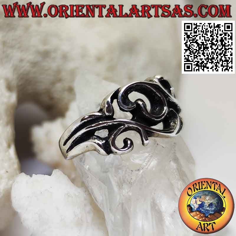 Anillo de plata con entretejido floral en estilo barroco