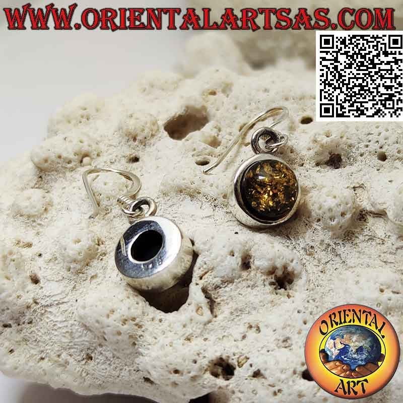 Orecchini in argento liscio a monachella con ambra verde tonda cabochon