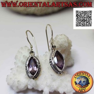 Boucles d'oreilles en argent avec améthyste navette à facettes entourées d'entrelacs et de boules